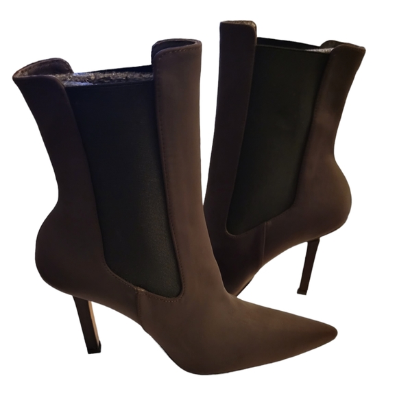 NIB Good American Chocolate Neoprene Kickstand High Heeled Ankle Bootie Size 8.5 - Picture 3 of 9